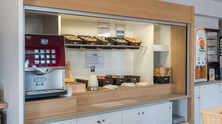<b>Kyriad Direct Toulon Ouest La Seyne-sur Restaurant</b>. Images powered by <a href="https://iceportal.shijigroup.com/" title="IcePortal" target="_blank">IcePortal</a>.