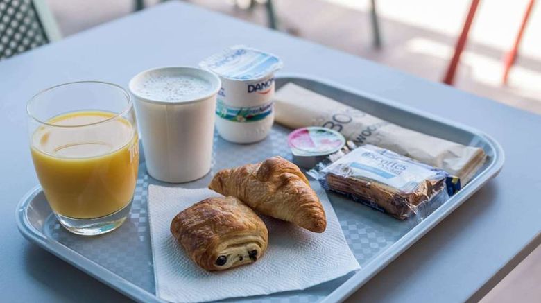 <b>Kyriad Direct Toulon Ouest La Seyne-sur Restaurant</b>. Images powered by <a href="https://iceportal.shijigroup.com/" title="IcePortal" target="_blank">IcePortal</a>.