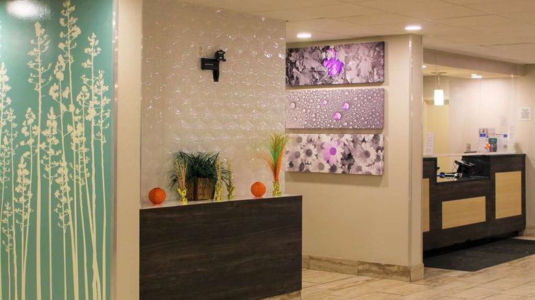 <b>Sleep Inn Indianapolis East Lobby</b>. Images powered by <a href="https://iceportal.shijigroup.com/" title="IcePortal" target="_blank">IcePortal</a>.