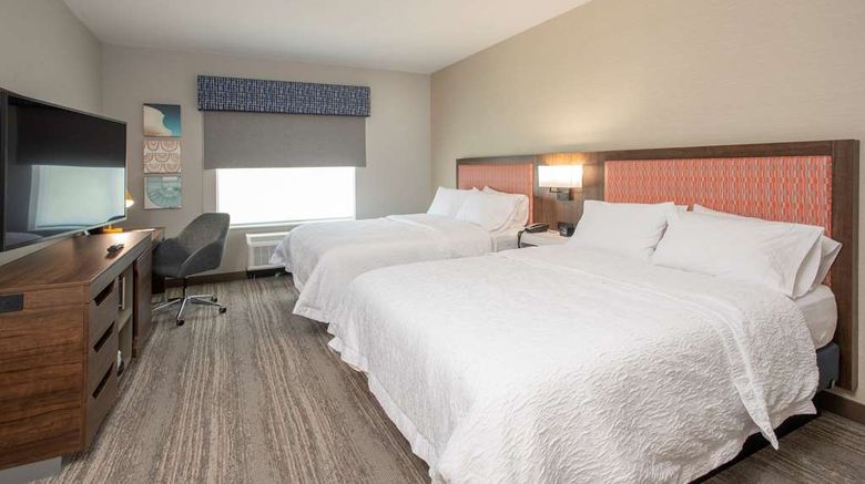 <b>Hampton Inn Richwood Cincinnati South Room</b>. Images powered by <a href="https://iceportal.shijigroup.com/" title="IcePortal" target="_blank">IcePortal</a>.
