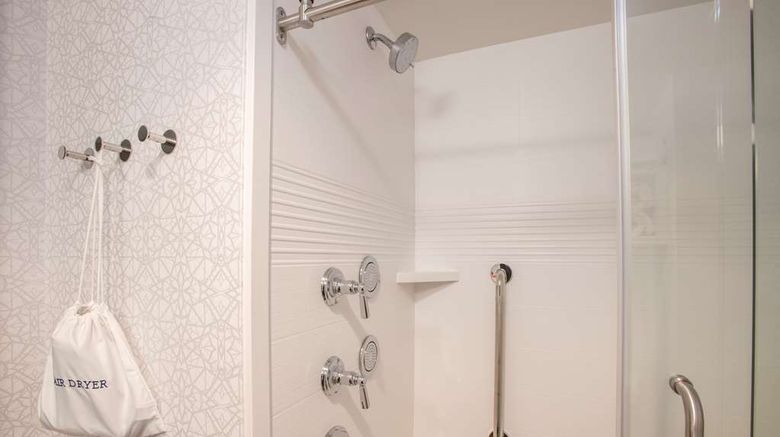 <b>Hampton Inn Richwood Cincinnati South Room</b>. Images powered by <a href="https://iceportal.shijigroup.com/" title="IcePortal" target="_blank">IcePortal</a>.