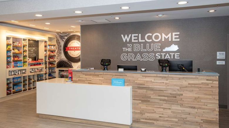 <b>Hampton Inn Richwood Cincinnati South Lobby</b>. Images powered by <a href="https://iceportal.shijigroup.com/" title="IcePortal" target="_blank">IcePortal</a>.