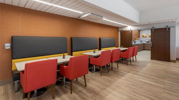 Comfort Suites East-Medical Center Area Restaurant