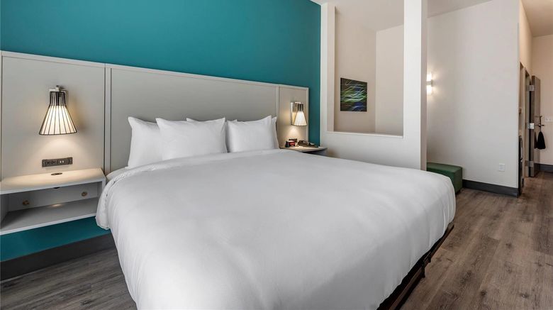 <b>Comfort Suites East-Medical Center Area Suite</b>. Images powered by <a href="https://iceportal.shijigroup.com/" title="IcePortal" target="_blank">IcePortal</a>.