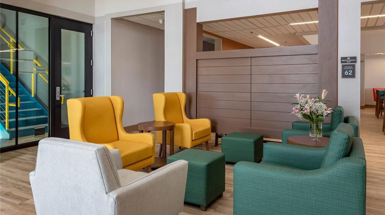 <b>Comfort Suites East-Medical Center Area Lobby</b>. Images powered by <a href="https://iceportal.shijigroup.com/" title="IcePortal" target="_blank">IcePortal</a>.
