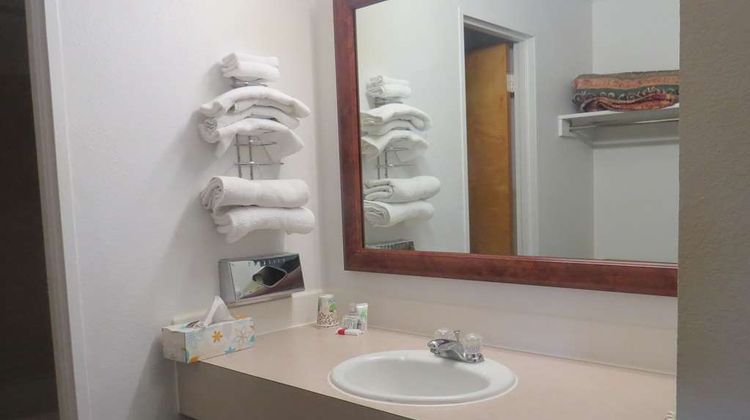 Travelodge by Wyndham Stratton Room