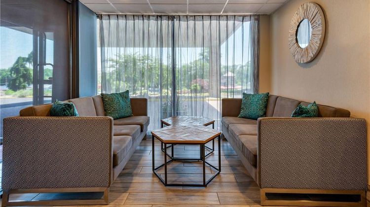 MainStay Suites Lobby