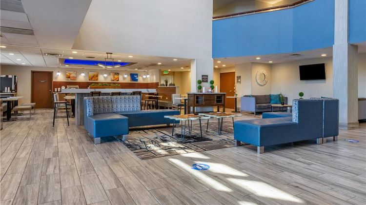 MainStay Suites Lobby