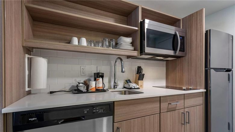 <b>MainStay Suites Room</b>. Images powered by <a href="https://iceportal.shijigroup.com/" title="IcePortal" target="_blank">IcePortal</a>.