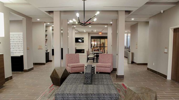 Hawthorn Suites by Wyndham Oklahoma City Lobby