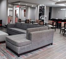 Hawthorn Suites by Wyndham Oklahoma City Lobby