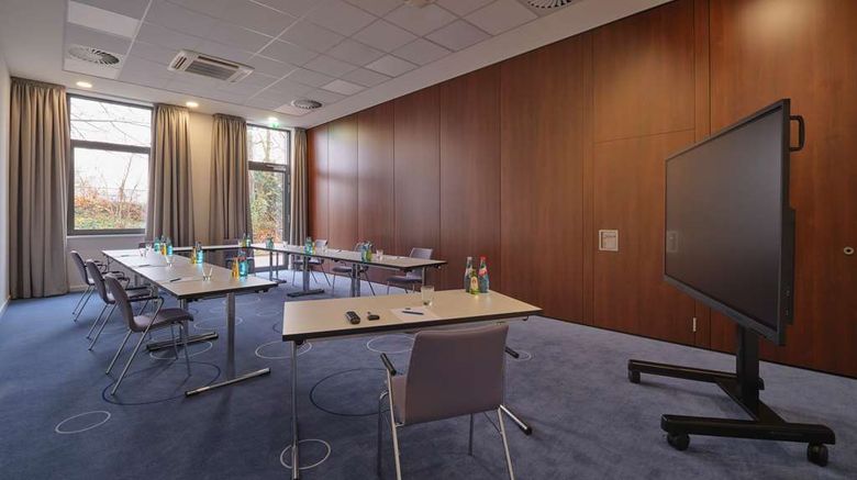 <b>Dorint Parkhotel Frankfurt/Bad Vilbel Meeting</b>. Images powered by <a href="https://iceportal.shijigroup.com/" title="IcePortal" target="_blank">IcePortal</a>.
