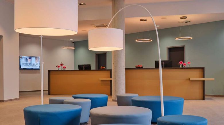<b>Dorint Parkhotel Frankfurt/Bad Vilbel Lobby</b>. Images powered by <a href="https://iceportal.shijigroup.com/" title="IcePortal" target="_blank">IcePortal</a>.