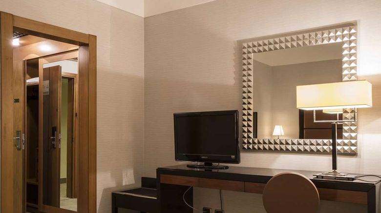 <b>FlyOn Hotel & Conference Ctr Bologna Room</b>. Images powered by <a href="https://iceportal.shijigroup.com/" title="IcePortal" target="_blank">IcePortal</a>.