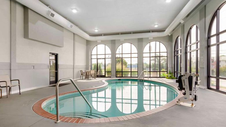 <b>Best Western Plus Harrisonburg Pool</b>. Images powered by <a href="https://iceportal.shijigroup.com/" title="IcePortal" target="_blank">IcePortal</a>.