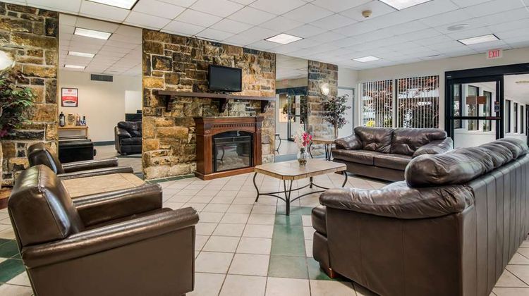 Econo Lodge Inn & Suites Lobby