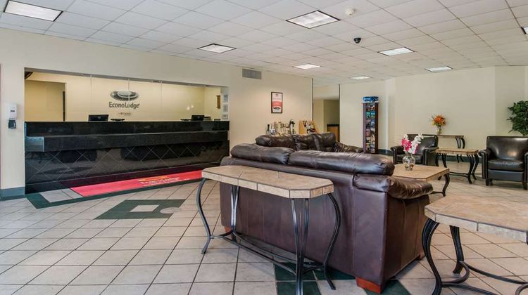 Econo Lodge Inn & Suites Lobby