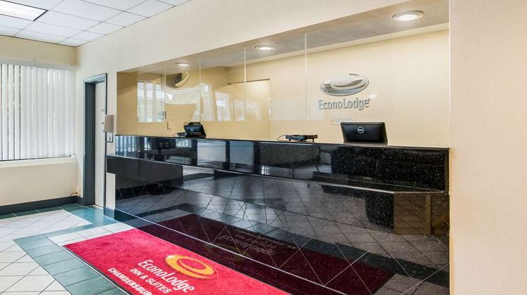 Econo Lodge Inn & Suites Lobby