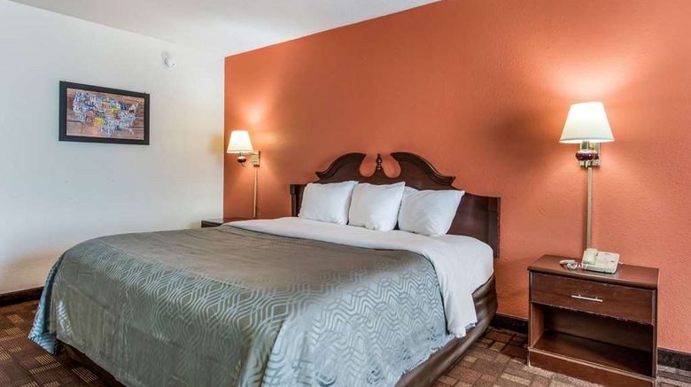 <b>Econo Lodge Inn & Suites Room</b>. Images powered by <a href="https://iceportal.shijigroup.com/" title="IcePortal" target="_blank">IcePortal</a>.
