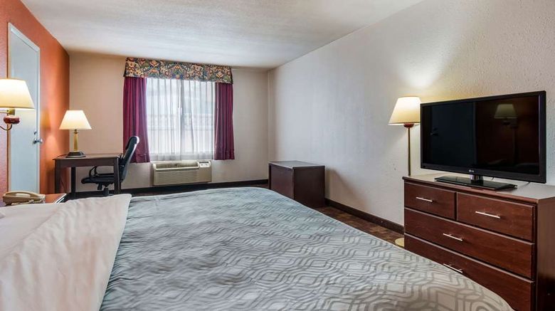 <b>Econo Lodge Inn & Suites Room</b>. Images powered by <a href="https://iceportal.shijigroup.com/" title="IcePortal" target="_blank">IcePortal</a>.