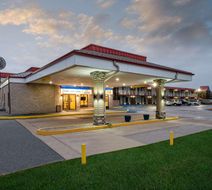 Days Inn by Wyndham Perrysburg Exterior