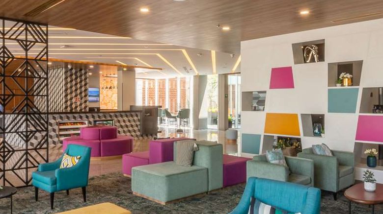 <b>Hampton Aguascalientes Downtown Lobby</b>. Images powered by <a href="https://iceportal.shijigroup.com/" title="IcePortal" target="_blank">IcePortal</a>.