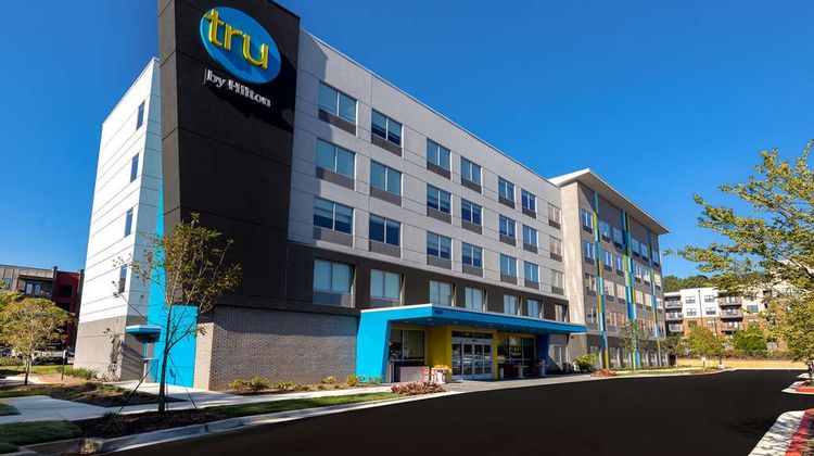 Tru by Hilton Atlanta Galleria Ballpark Exterior