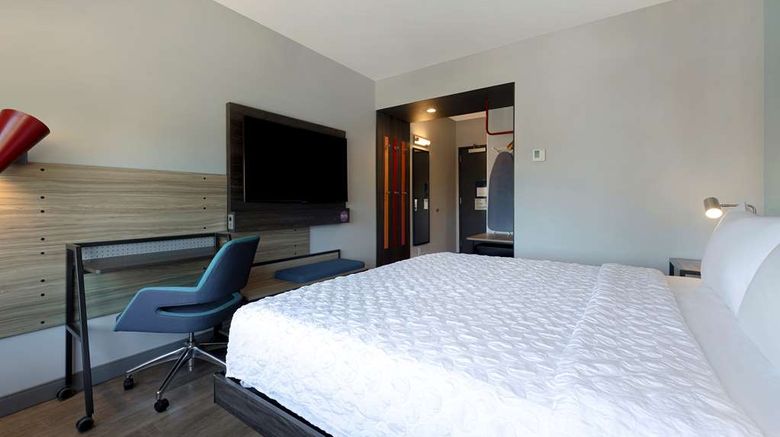 <b>Tru by Hilton Atlanta Galleria Ballpark Room</b>. Images powered by <a href="https://iceportal.shijigroup.com/" title="IcePortal" target="_blank">IcePortal</a>.
