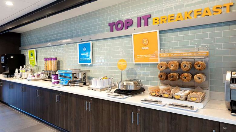 <b>Tru by Hilton Atlanta Galleria Ballpark Restaurant</b>. Images powered by <a href="https://iceportal.shijigroup.com/" title="IcePortal" target="_blank">IcePortal</a>.