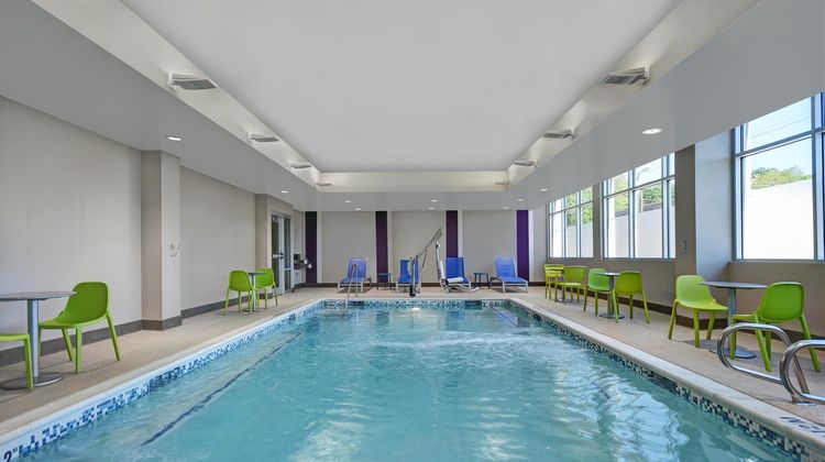 Home2 Suites by Hilton Atlanta Airport N Pool