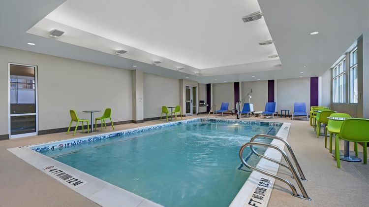 Home2 Suites by Hilton Atlanta Airport N Pool