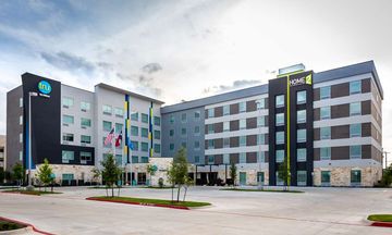 Tru by Hilton Pflugerville
