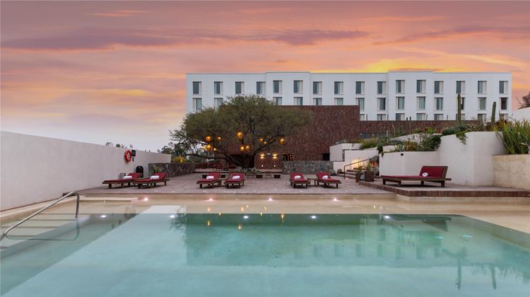 Albor San Miguel de Allende Tapestry Col Pool