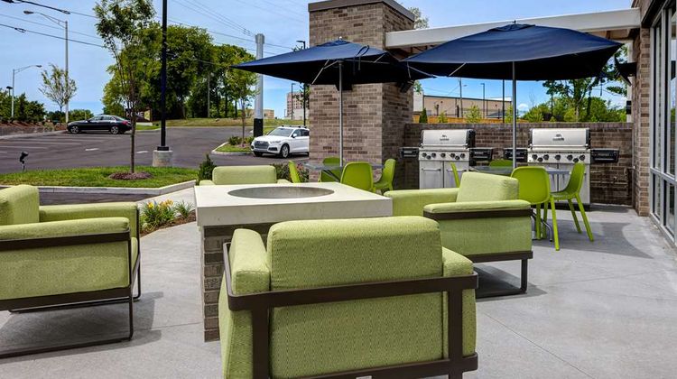 Home2 Suites by Hilton MetroCenter Restaurant