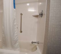 Hampton Inn & Suites St. Clairsville Room