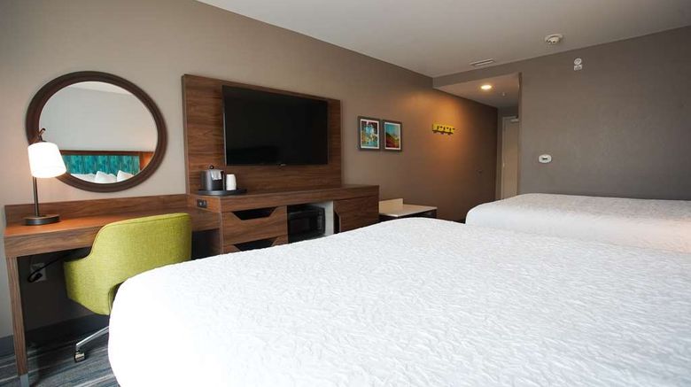 <b>Hampton Inn & Suites St. Clairsville Room</b>. Images powered by <a href="https://iceportal.shijigroup.com/" title="IcePortal" target="_blank">IcePortal</a>.