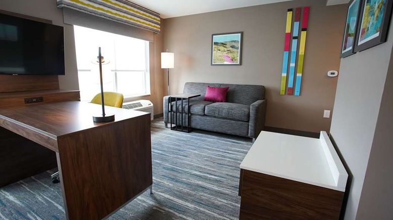 <b>Hampton Inn & Suites St. Clairsville Room</b>. Images powered by <a href="https://iceportal.shijigroup.com/" title="IcePortal" target="_blank">IcePortal</a>.