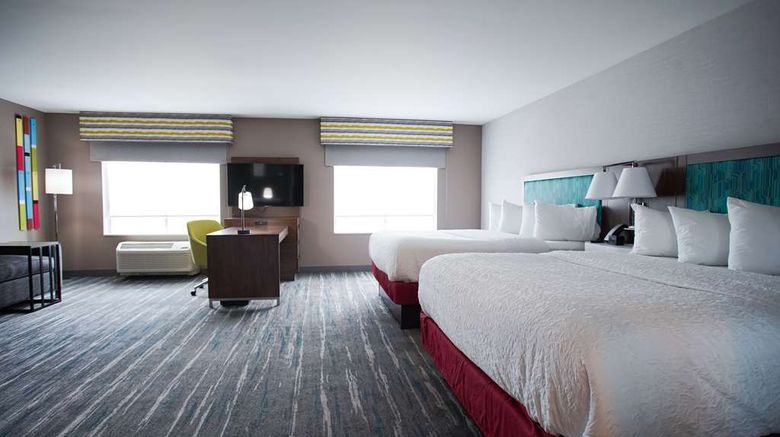 <b>Hampton Inn & Suites St. Clairsville Room</b>. Images powered by <a href="https://iceportal.shijigroup.com/" title="IcePortal" target="_blank">IcePortal</a>.