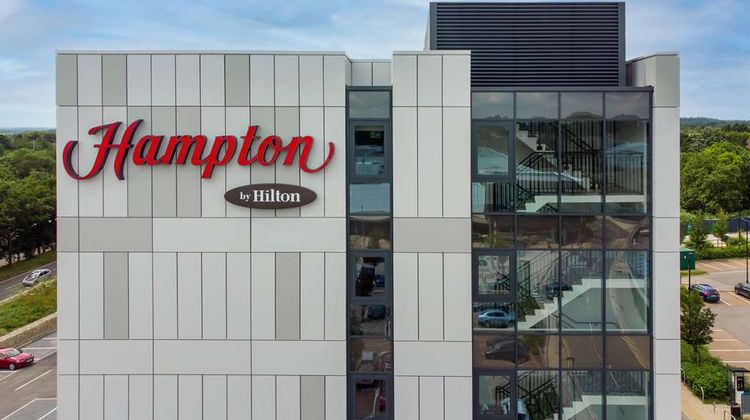 Hampton by Hilton High Wycombe Exterior