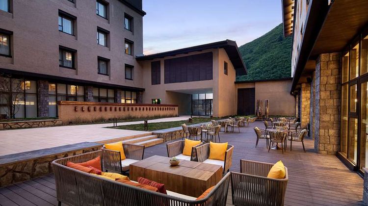 Hilton Garden Inn Jiuzhaigou Exterior