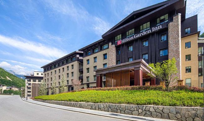 Hilton Garden Inn Jiuzhaigou Exterior