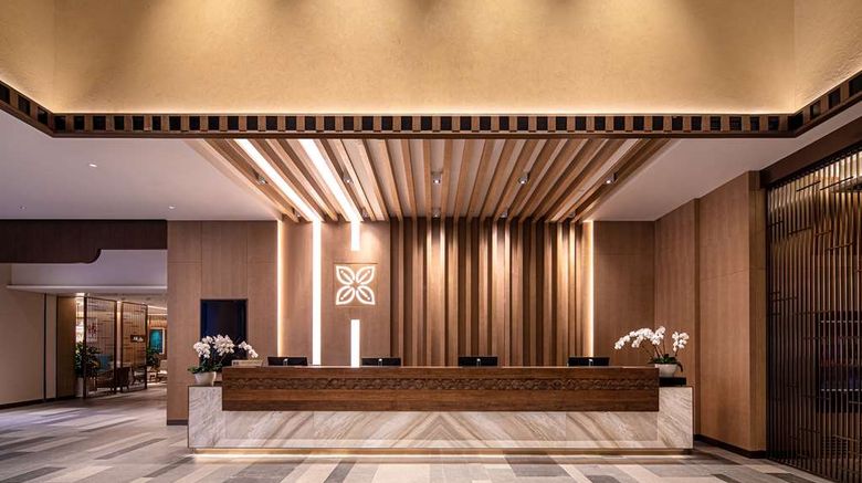 <b>Hilton Garden Inn Jiuzhaigou Lobby</b>. Images powered by <a href="https://iceportal.shijigroup.com/" title="IcePortal" target="_blank">IcePortal</a>.