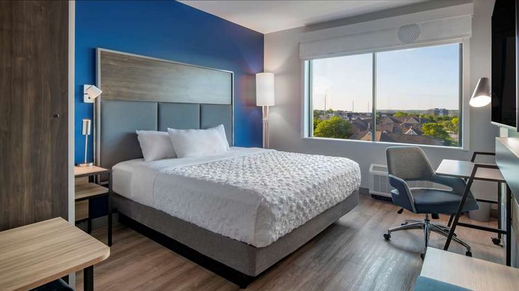 Tru by Hilton Omaha I-80 at 72nd Street Room