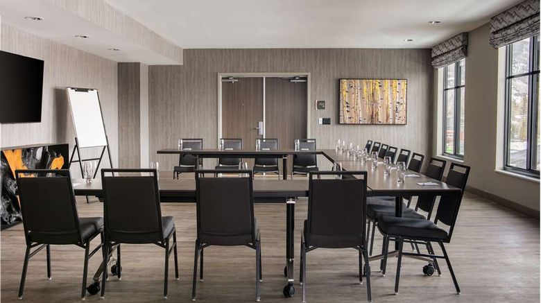 <b>Homewood Suites by Hilton Dillon Meeting</b>. Images powered by <a href="https://iceportal.shijigroup.com/" title="IcePortal" target="_blank">IcePortal</a>.