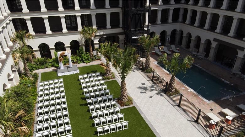 <b>Estancia del Norte, Tapestry Coll Hilton Pool</b>. Images powered by <a href="https://iceportal.shijigroup.com/" title="IcePortal" target="_blank">IcePortal</a>.