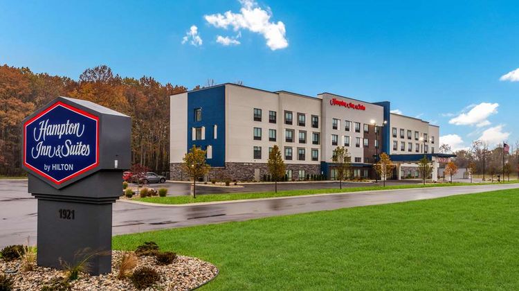 Hampton Inn & Suites Benton Harbor Exterior
