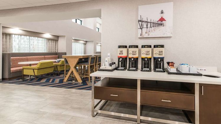 Hampton Inn & Suites Benton Harbor Lobby