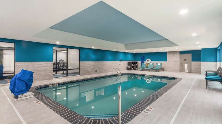 Hampton Inn & Suites Benton Harbor Pool