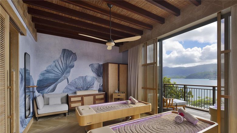 <b>Mango House Seychelles LXR Hotels Recreation</b>. Images powered by <a href="https://iceportal.shijigroup.com/" title="IcePortal" target="_blank">IcePortal</a>.
