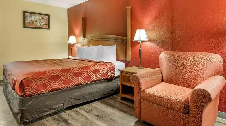 <b>Super 8 by Wyndham Perrysburg/Toledo Room</b>. Images powered by <a href="https://iceportal.shijigroup.com/" title="IcePortal" target="_blank">IcePortal</a>.